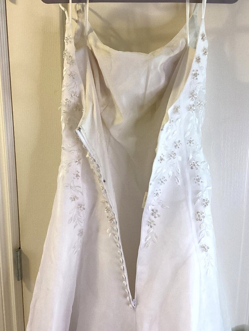 Maria Hong White Fitted Classic Sleeveless Wedding Dress Gown Size 6 Small Trail - Picture 7 of 15